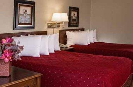 The Foothills Inn Rapid City Room photo